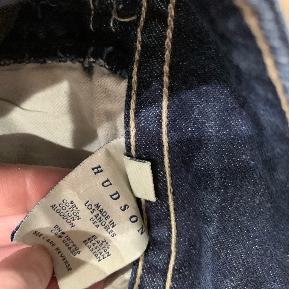 Gently used womens Hudson mid rise baby bootcut size 26 jeans - Picture 6 of 7